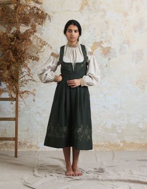 Robe brodée "Alina" vert lierre