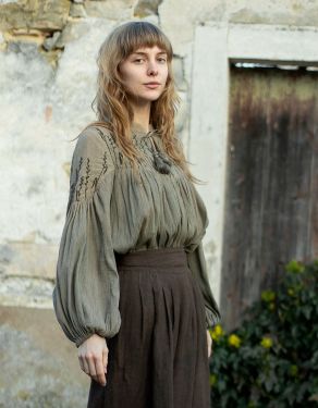 Blouse "Marla" en crêpe de coton brodé seigle 