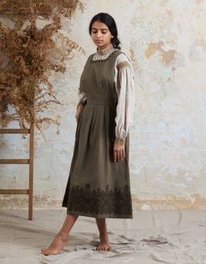 Chasuble "Oxana" en coton bio vert mousse
