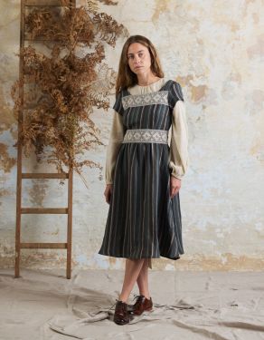 Robe "Vanda" en lin rayé marron et vert